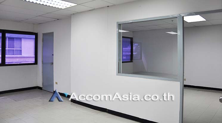  1  Office Space For Rent in Silom ,Bangkok BTS Saint Louis - BTS Surasak at S&B TOWER AA16337